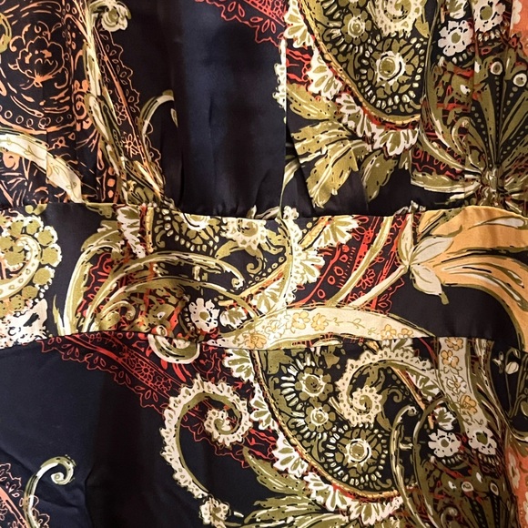 NWT-TAHARI Halter Side Tie Neck
Paisley Maxi Dress, Size 10 - Picture 10 of 11